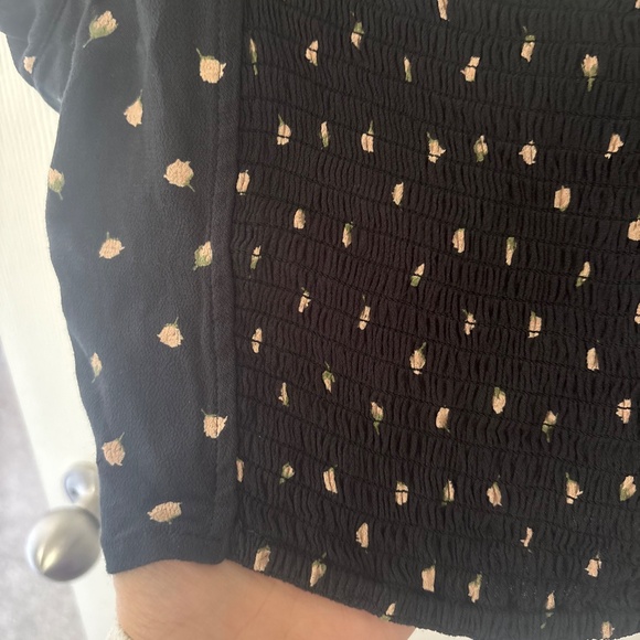 RVCA Cropped Smocked Puff sleeved floral bustier top L - Picture 3 of 8